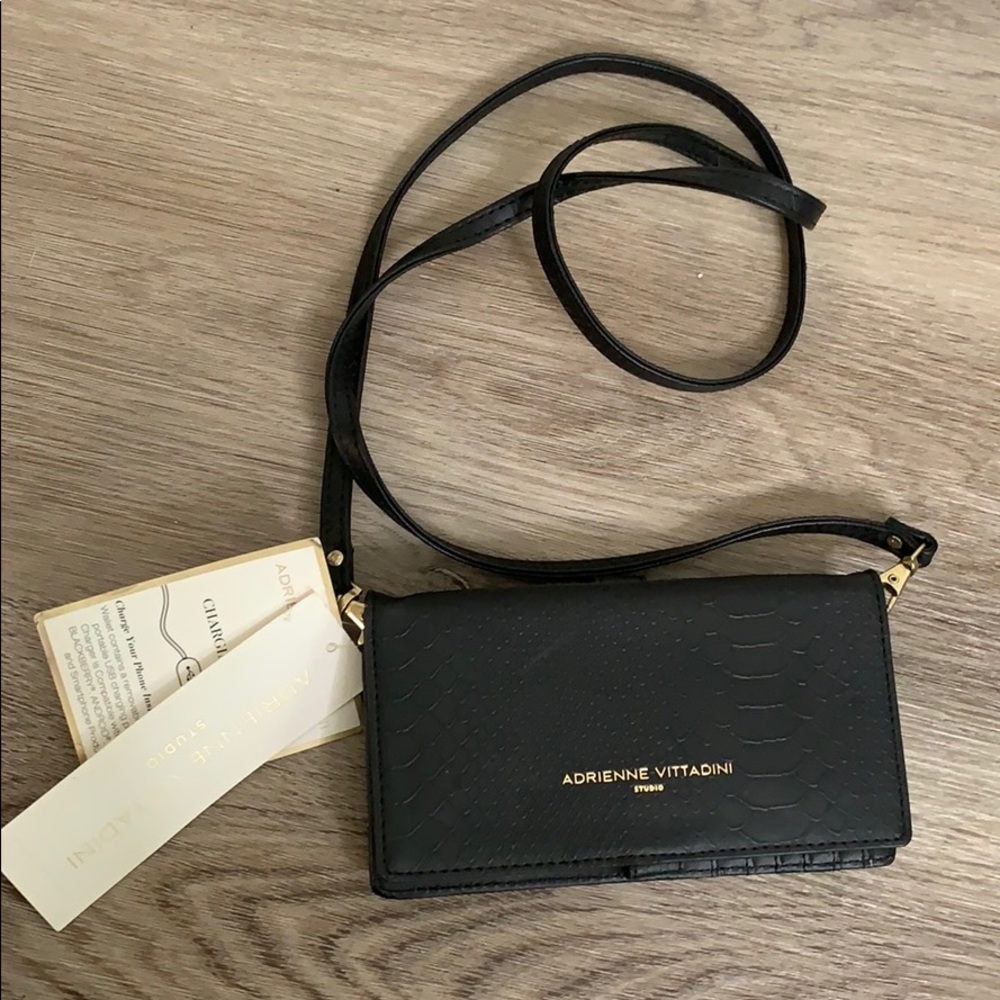 Adrienne Vittadini charging wallet purse